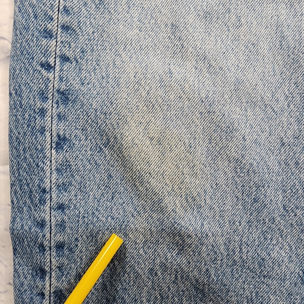Zara WOMENS SIZE 4 High Rise Straight Leg Jean Raw Hem Mid Wash - Picture 4 of 14
